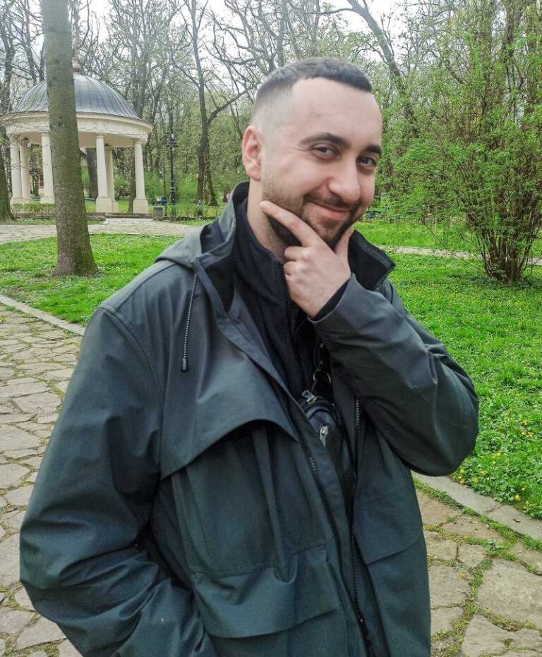 «Не журись, тебе хоча б бабка не обісцяла!»: реальність лікаря швидкої і стендап-коміка Богдана Вахнича