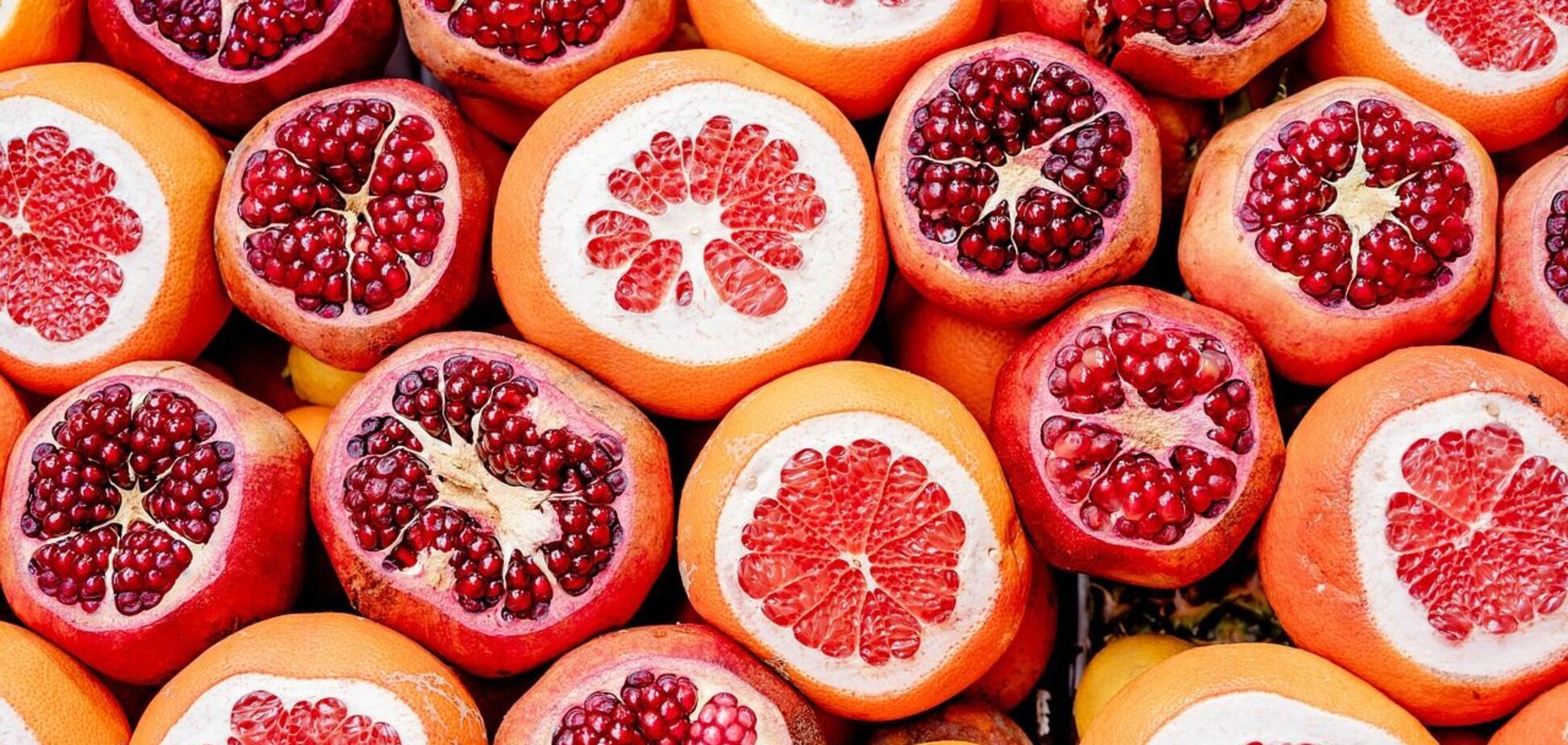 Кому не можна споживати грейпфрут: як погіршиться здоровʼя