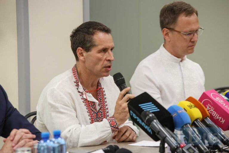 До фіналу тендеру на відбудову “Охматдиту” вийшло три фірми, але дві визнали недоброчесними