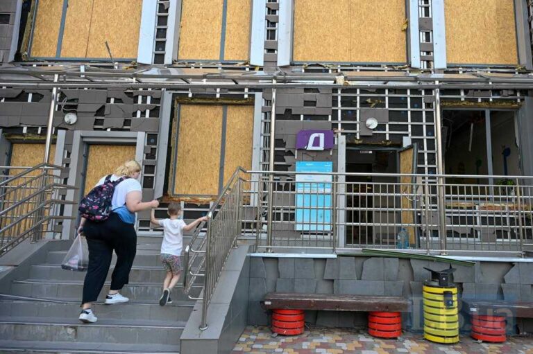 «Медична команда. Сімейна команда». Як рятує онкохворих дітей подружжя лікарів Охматдиту Лесі й Олександра Лисиць