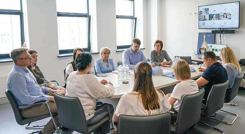 Зустріч команди НСЗУ з членами нової Ради громадського контролю при НСЗУ. 