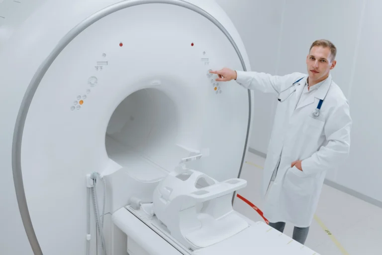 МРТ колінного суглоба: рекомендації лікарів клініки Doc Life