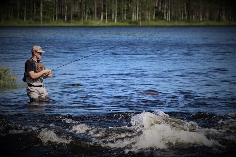 Рибалка в травні: де клює і що взяти крім терпіння