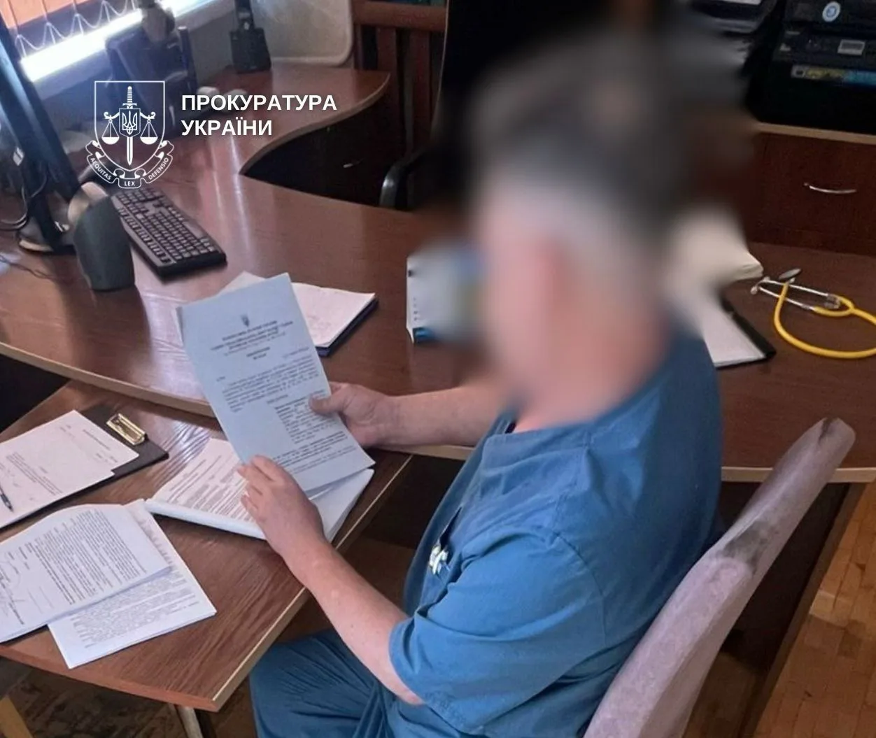 Повідомлено про підозру лікарю: смерть військового через непомічений перелом у Києві.